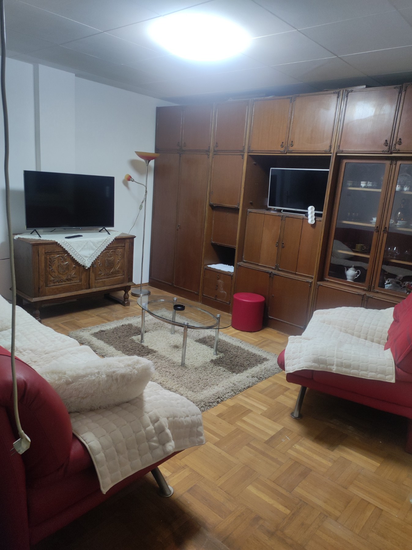 Izdajem dvosoban stan u Pančevu 2