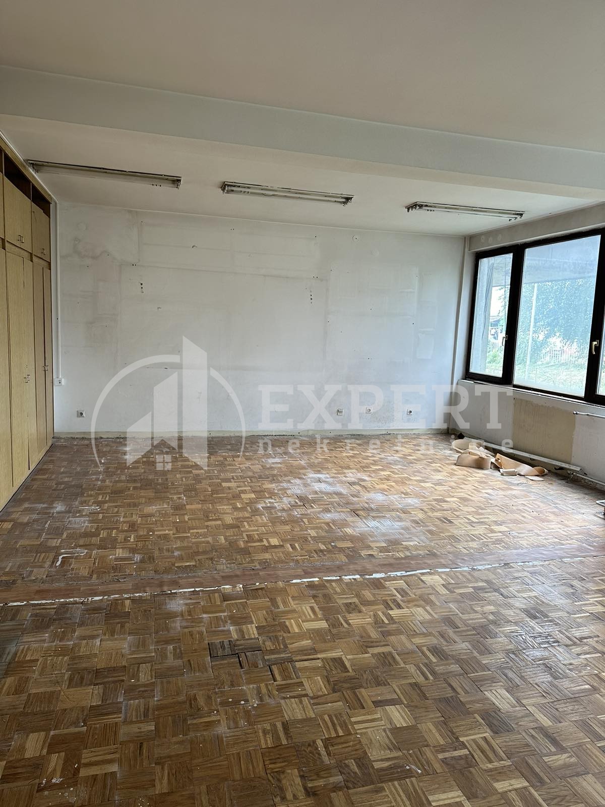 Lokal, 1240 m2, 9. oktobra ID: p-012786 10