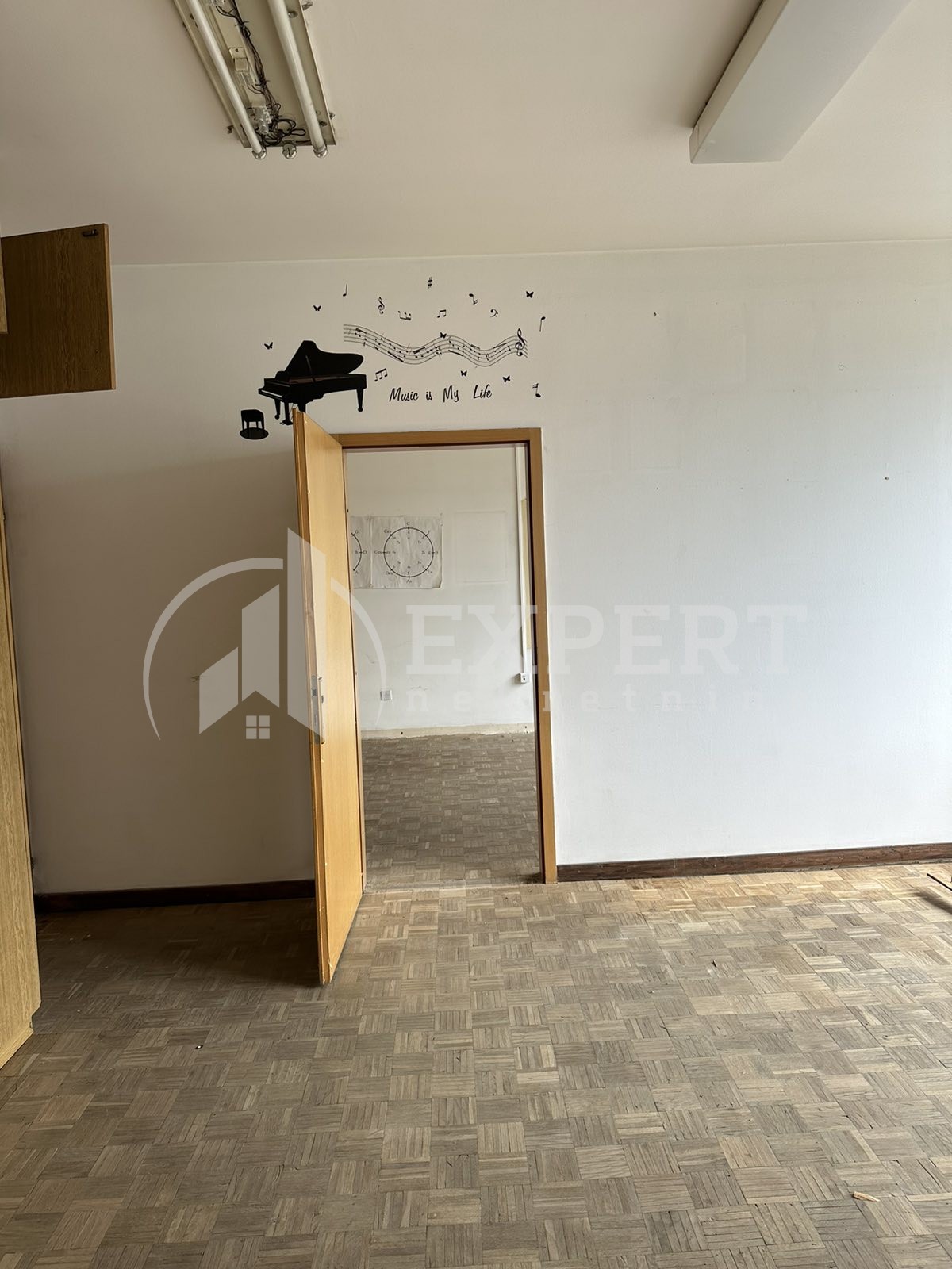 Lokal, 1240 m2, 9. oktobra ID: p-012786 7