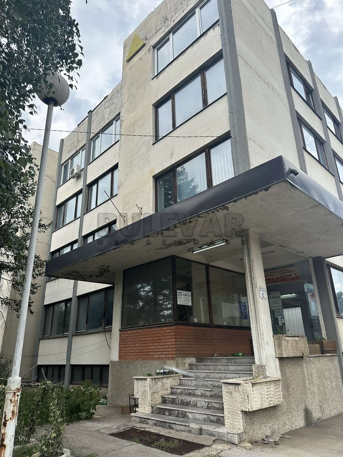 Lokal, 1240 m2, 9. oktobra ID: p-012786 2