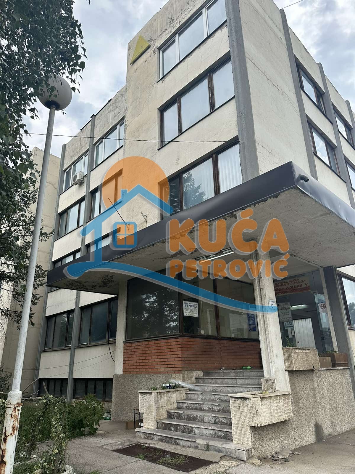 Lokal, 1240 m2, 9. oktobra ID: p-012786 2