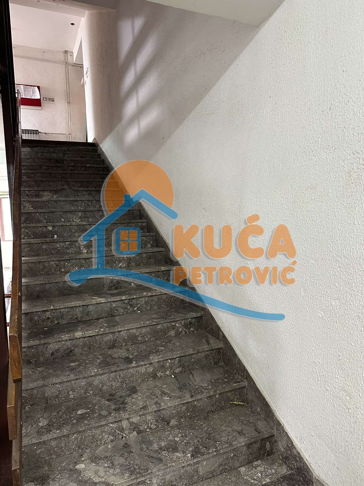 Lokal, 1240 m2, 9. oktobra ID: p-012786 3