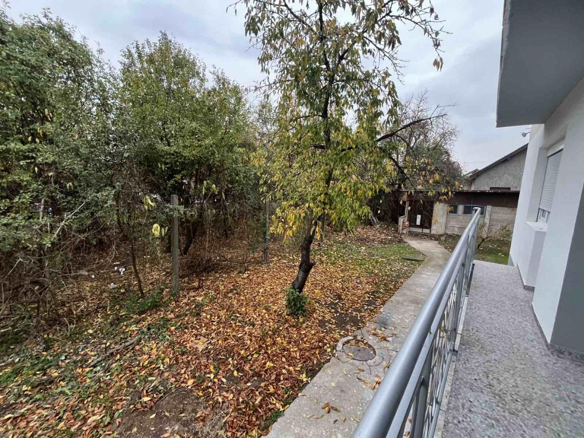 Trosoban stan u centru Ćuprije 6