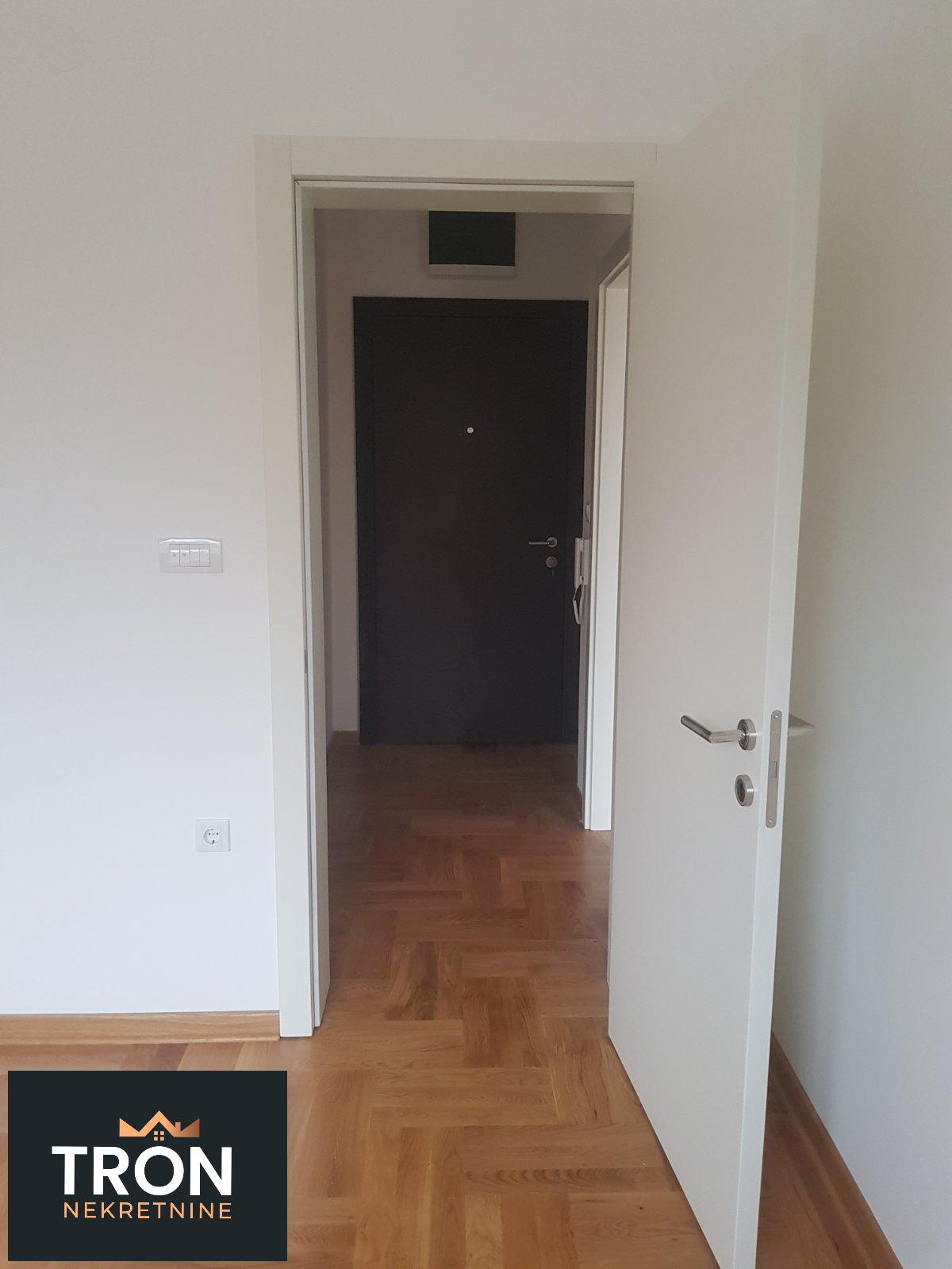 Jednosoban stan  sa pogledom na panoramski točak  38 71m2 4