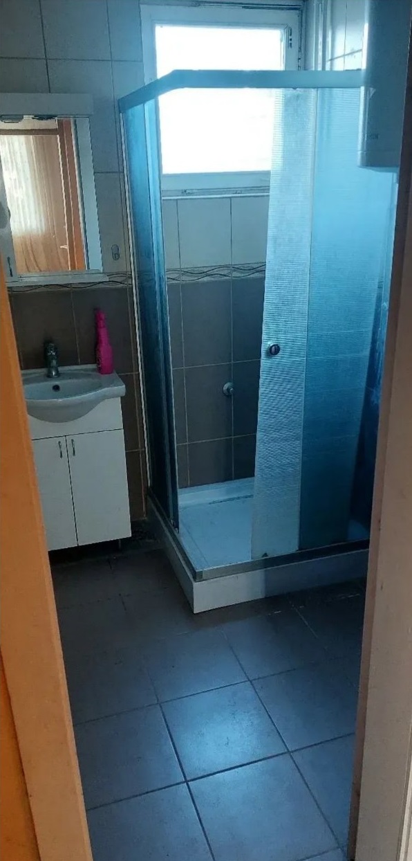 Prodajem stan Surjan Secanj 4