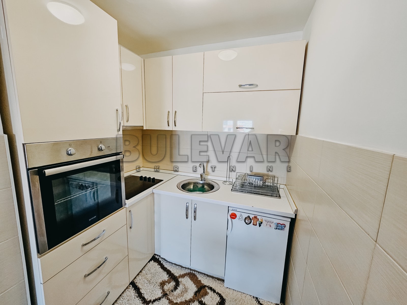 Trosoban stan, 70 m2, Centar, Vožda Karađorđa ID: i-012836 8