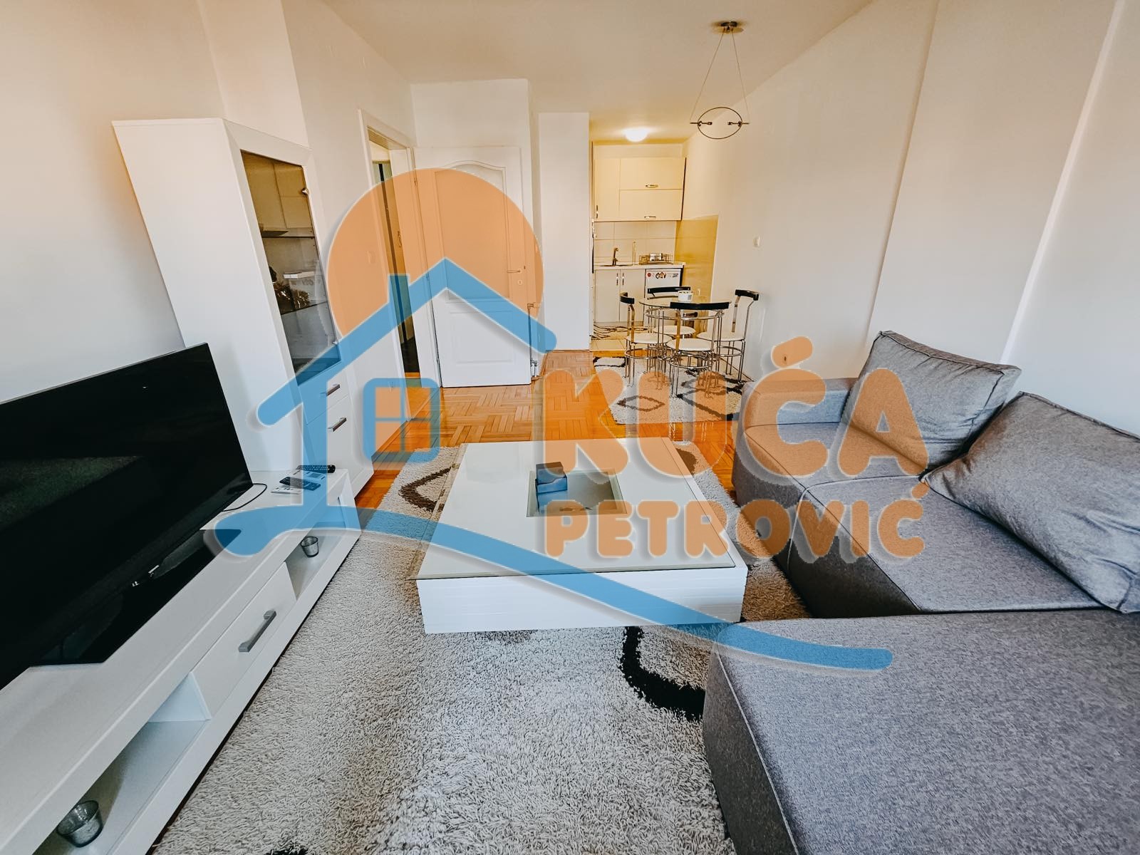 Trosoban stan, 70 m2, Centar, Vožda Karađorđa ID: i-012836 1