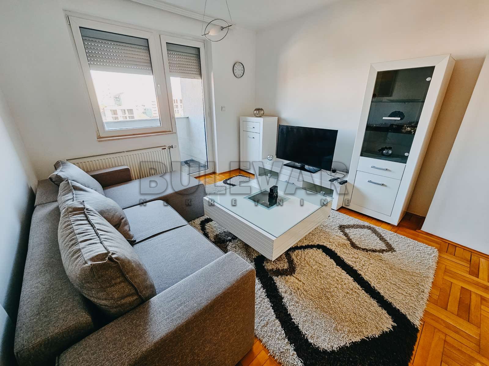 Trosoban stan, 70 m2, Centar, Vožda Karađorđa ID: i-012836 2