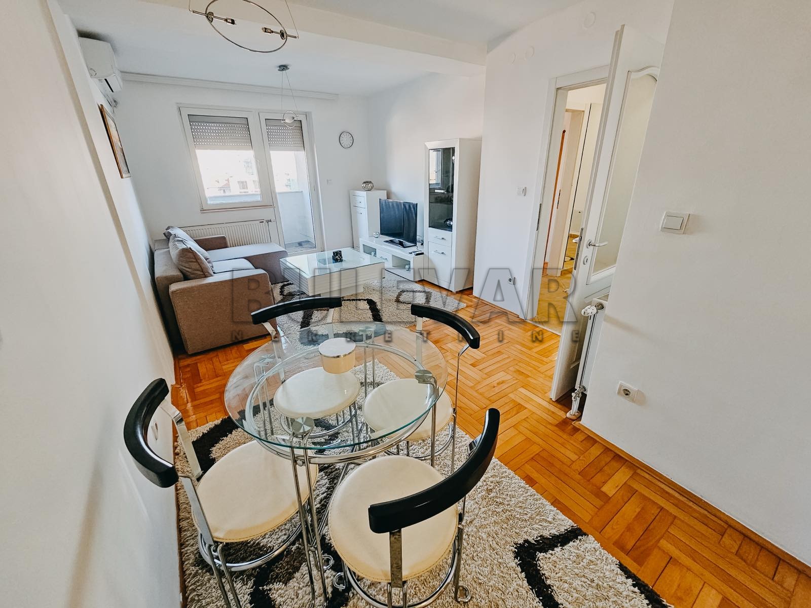 Trosoban stan, 70 m2, Centar, Vožda Karađorđa ID: i-012836 6