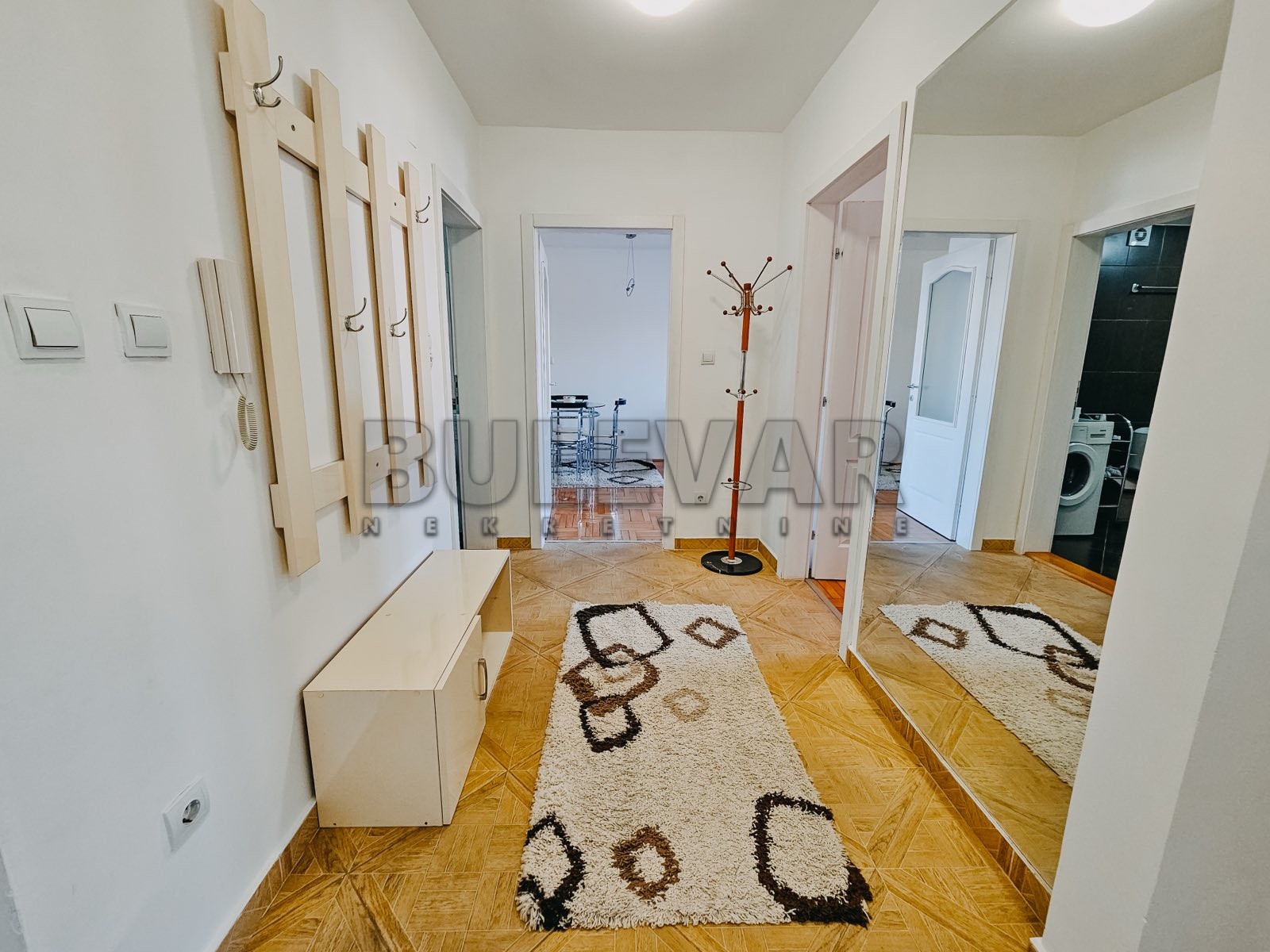 Trosoban stan, 70 m2, Centar, Vožda Karađorđa ID: i-012836 22