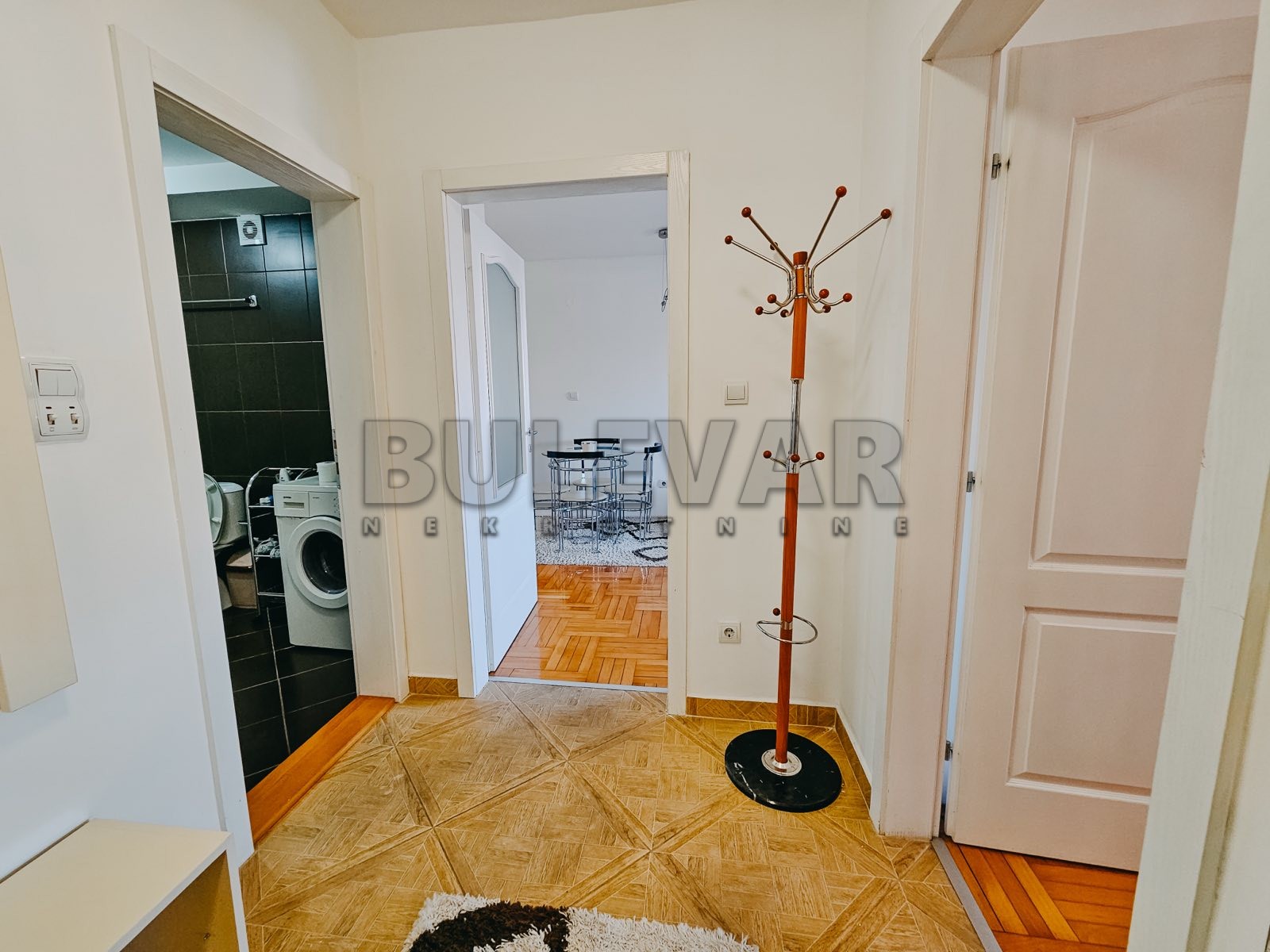 Trosoban stan, 70 m2, Centar, Vožda Karađorđa ID: i-012836 24