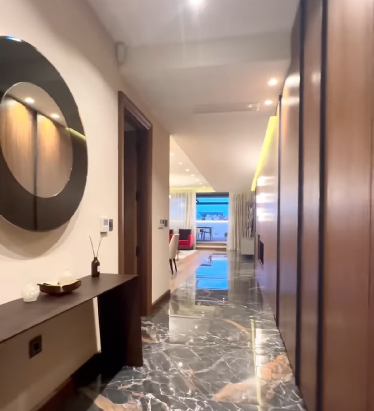 Izdaje se luksuzna nekretnina na prestižnoj lokaciji 15