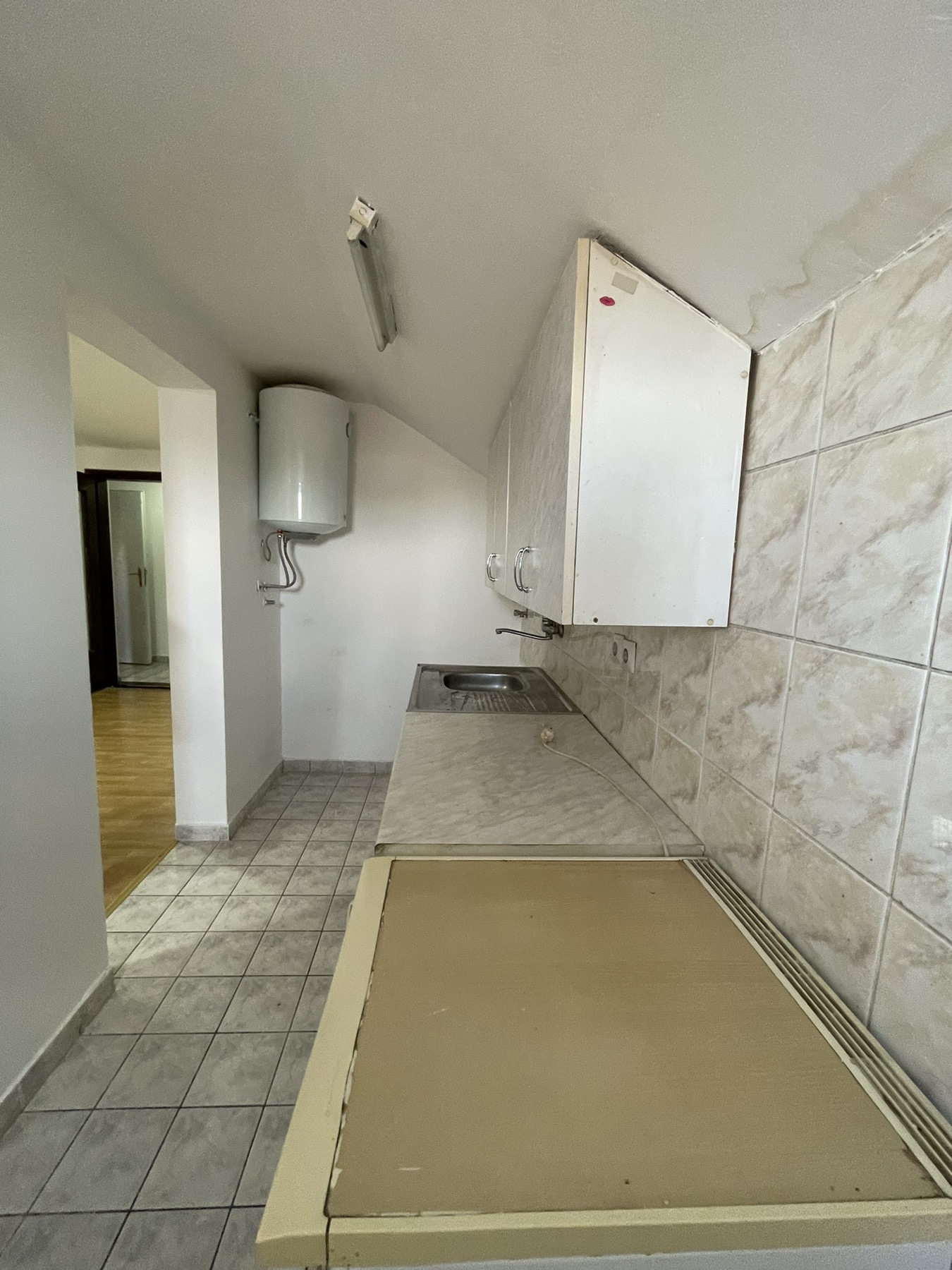 Prodajem stan u Backoj Palanci 3