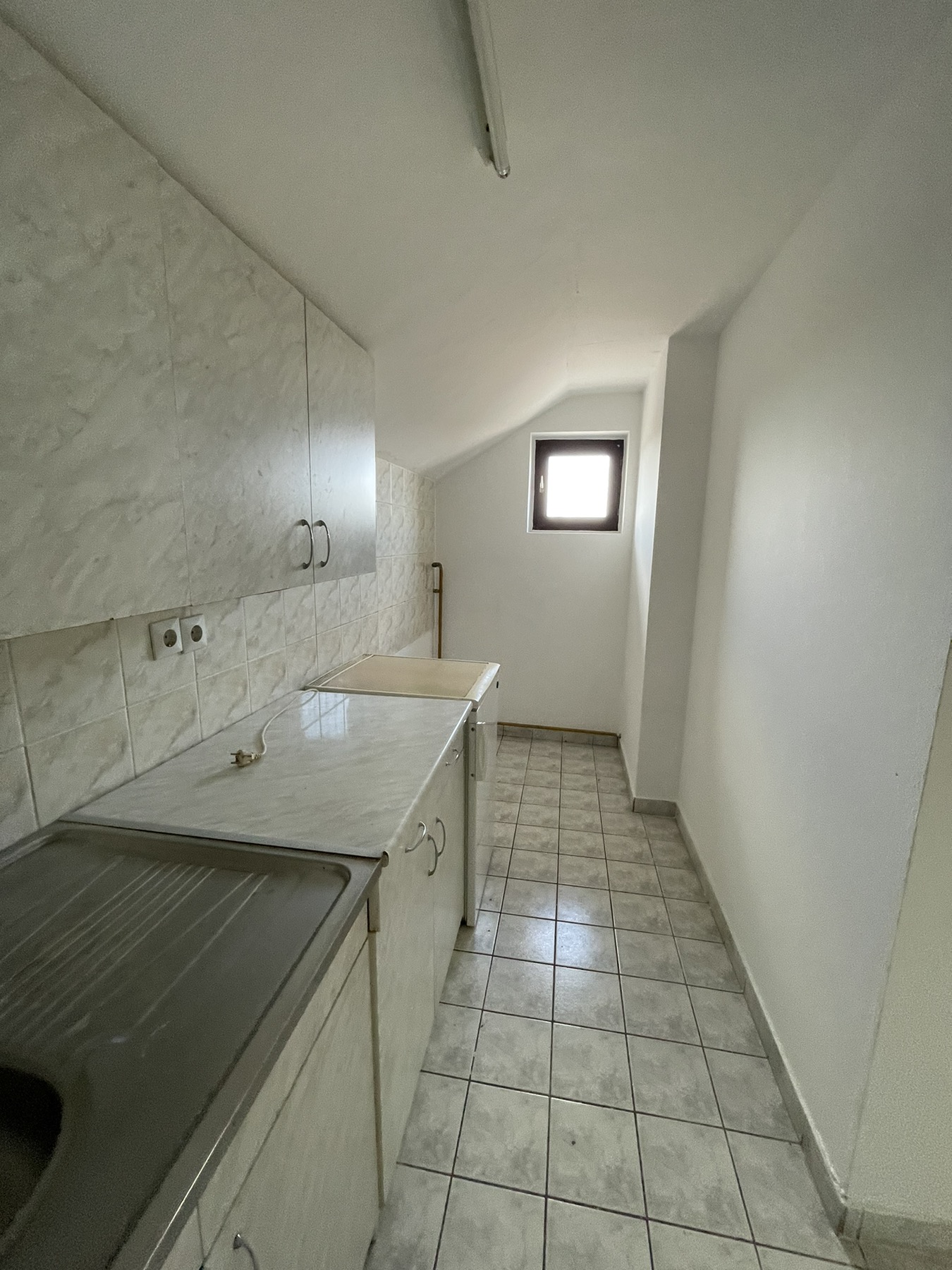 Prodajem stan u Backoj Palanci 4