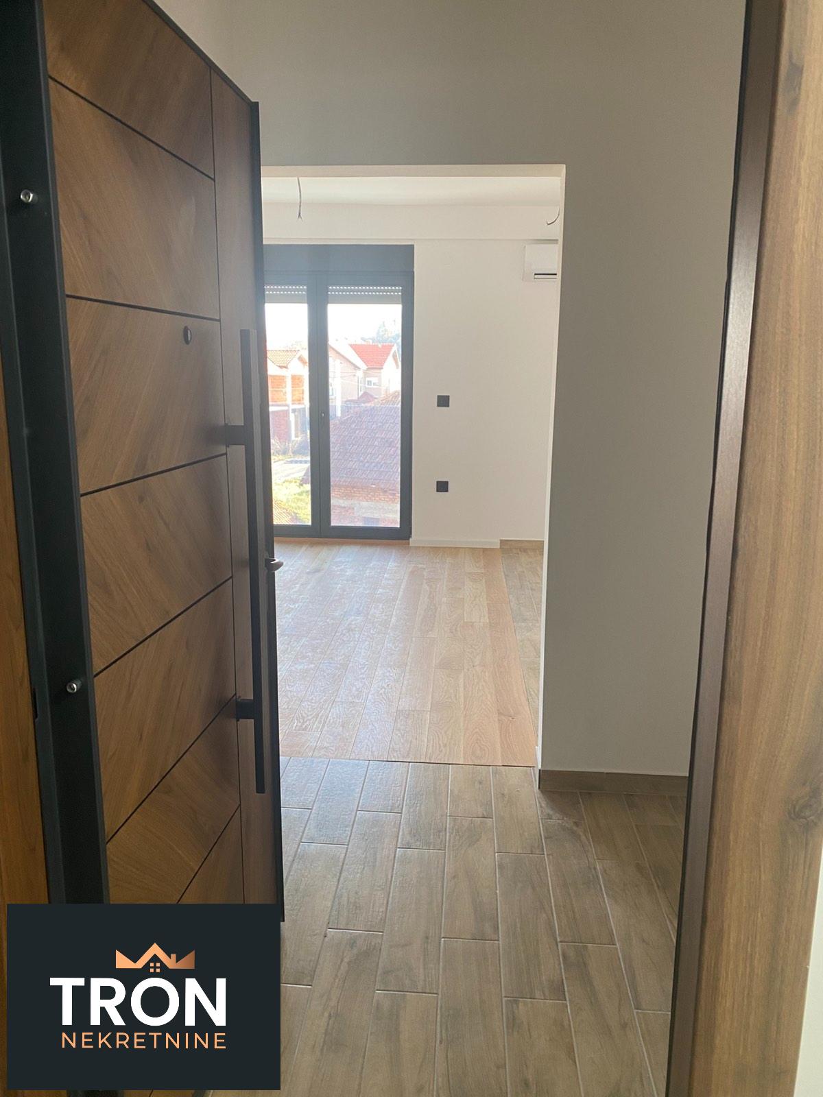 Komforna garsonjera  26m2 5