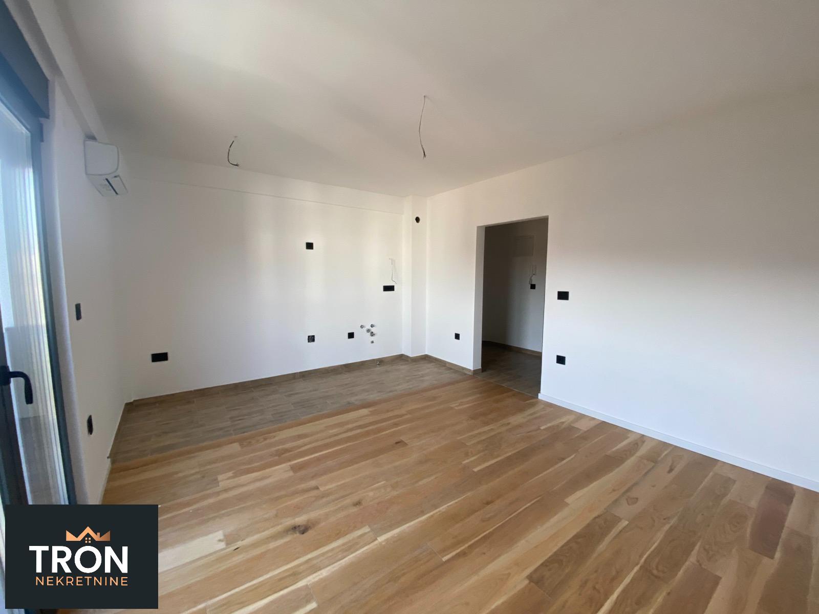 Komforna garsonjera  26m2 2
