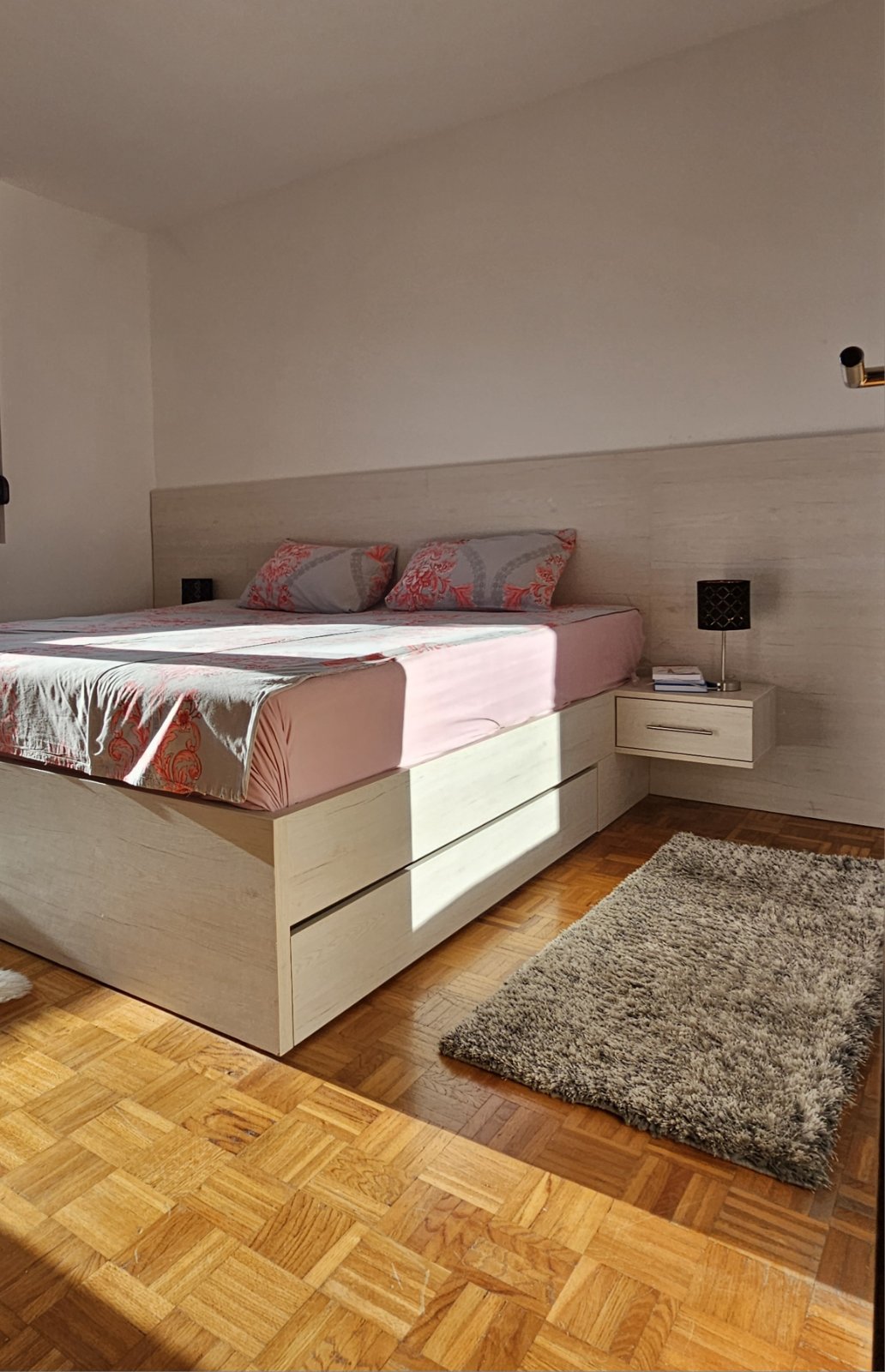 Povoljno prodajem namesten stan Cajetina Zlatibor 3