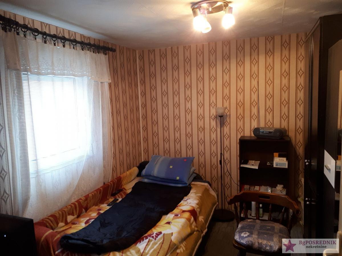 Rakovica, Petlovo brdo, Omladinsko šetalište, 91.3m2 5