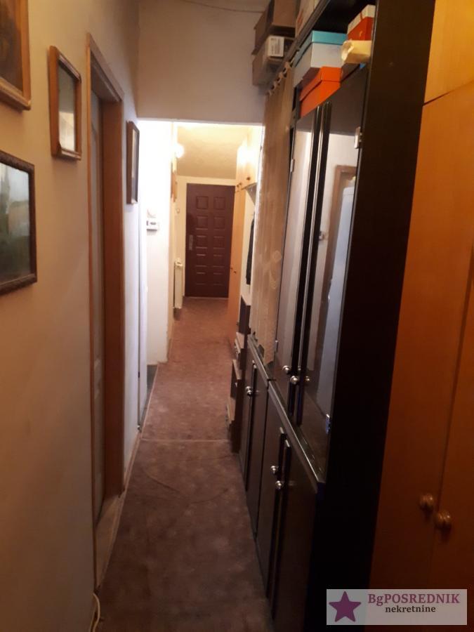 Rakovica, Petlovo brdo, Omladinsko šetalište, 91.3m2 6