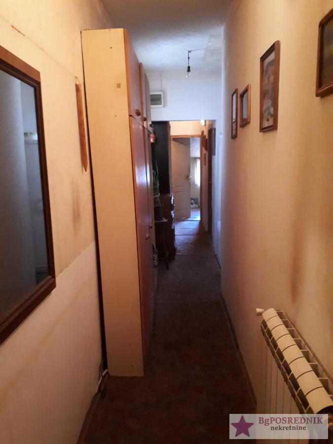 Rakovica, Petlovo brdo, Omladinsko šetalište, 91.3m2 14