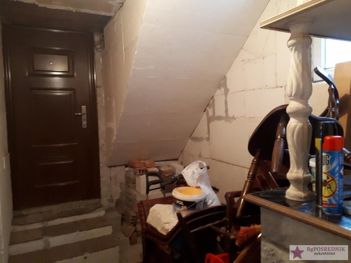 Rakovica, Petlovo brdo, Omladinsko šetalište, 91.3m2 15