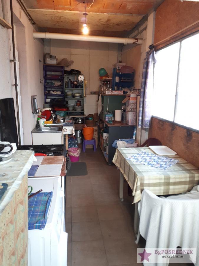 Rakovica, Petlovo brdo, Omladinsko šetalište, 91.3m2 17