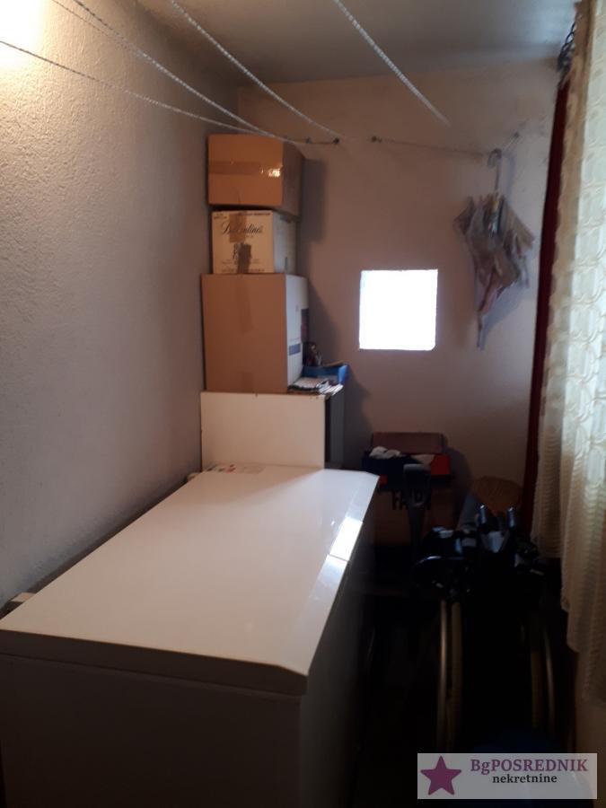 Rakovica, Petlovo brdo, Omladinsko šetalište, 91.3m2 18