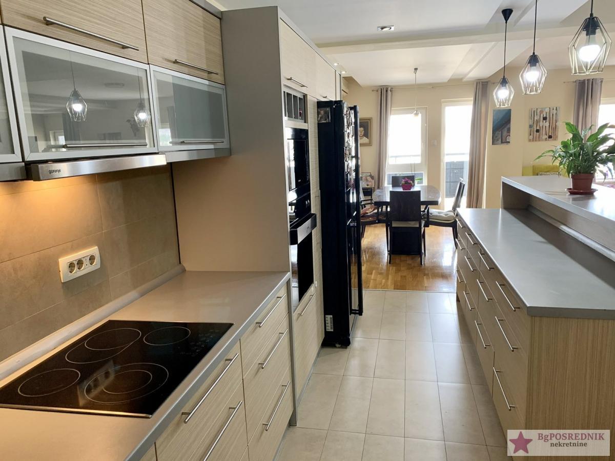 Zvezdara, Đeram, Đevđelijska, 157m2 3