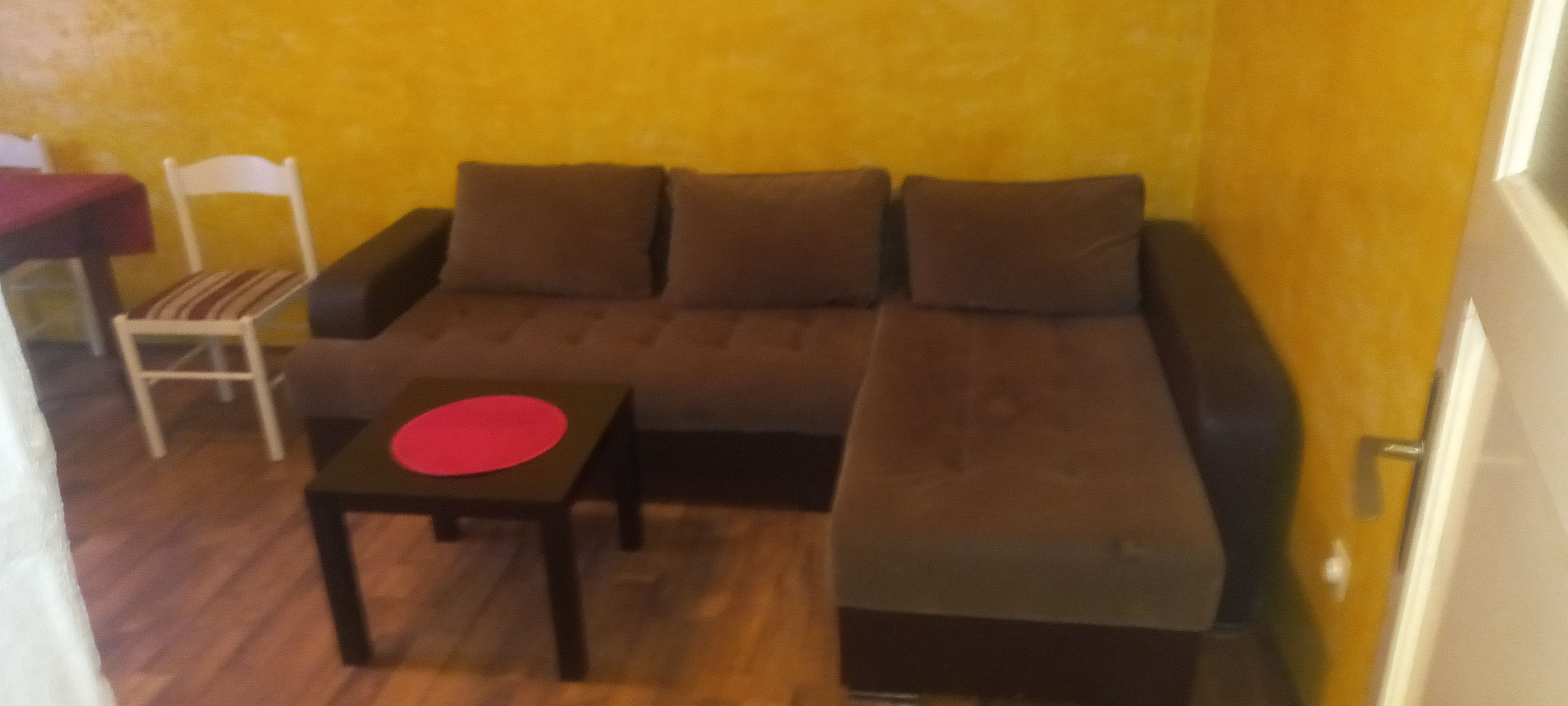 Izdajem namesten dvosoban stan 4