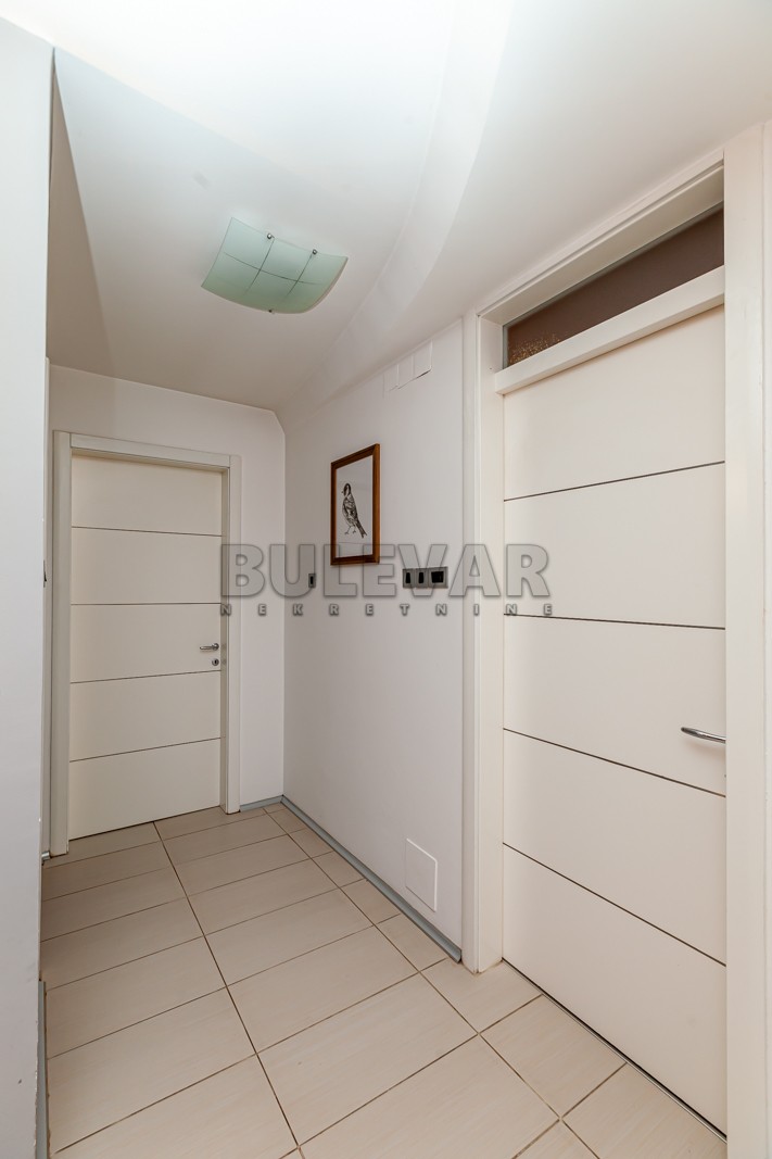 četvorosoban stan, 199 m2, Pantelej, Studenička ID: p-012882 12