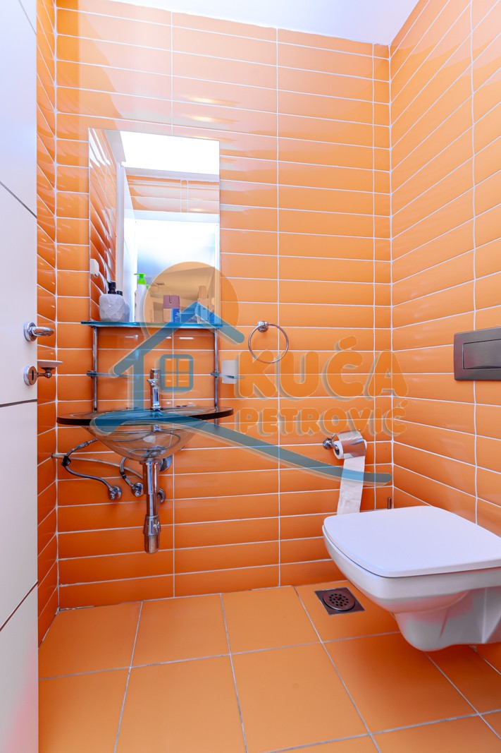 četvorosoban stan, 199 m2, Pantelej, Studenička ID: p-012882 20