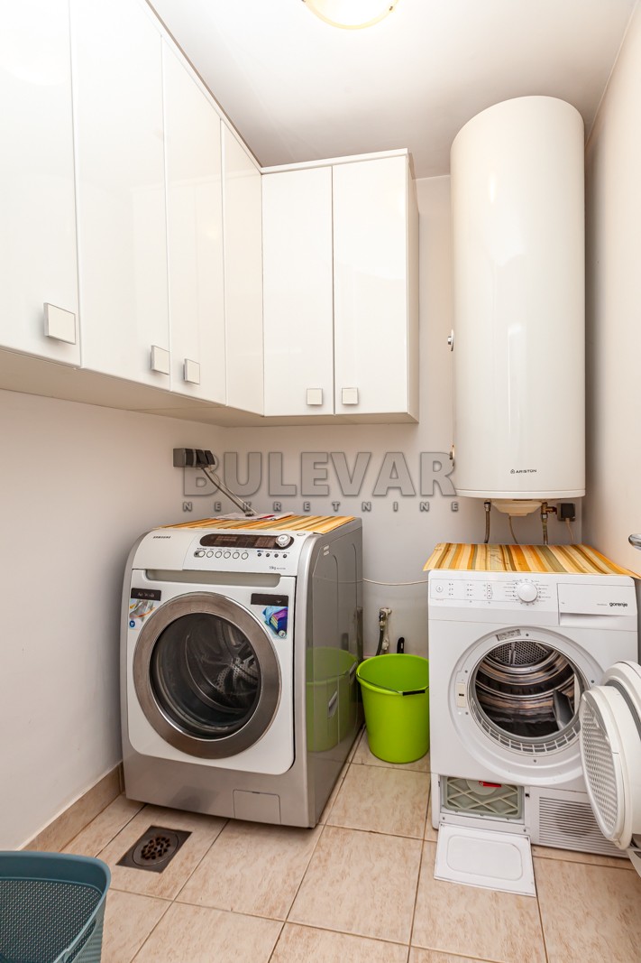 četvorosoban stan, 199 m2, Pantelej, Studenička ID: p-012882 17