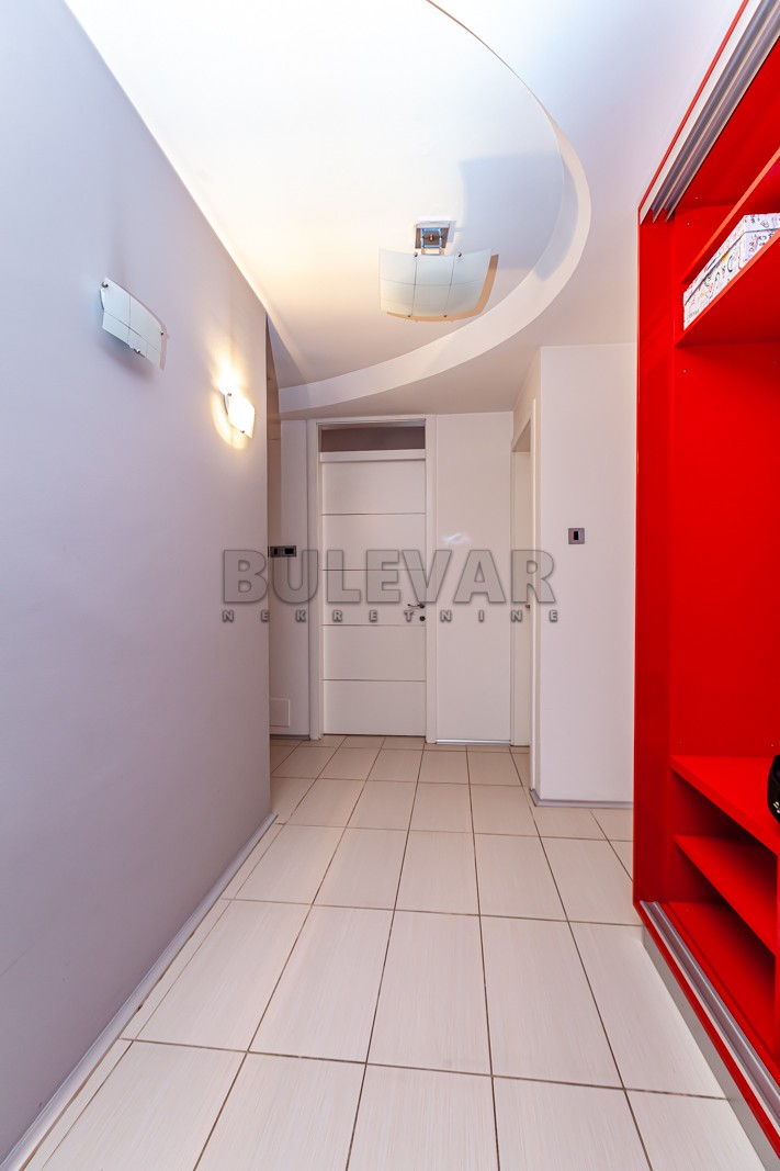 četvorosoban stan, 199 m2, Pantelej, Studenička ID: p-012882 9