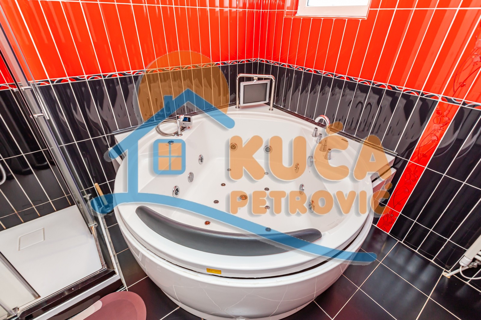 četvorosoban stan, 199 m2, Pantelej, Studenička ID: p-012882 16