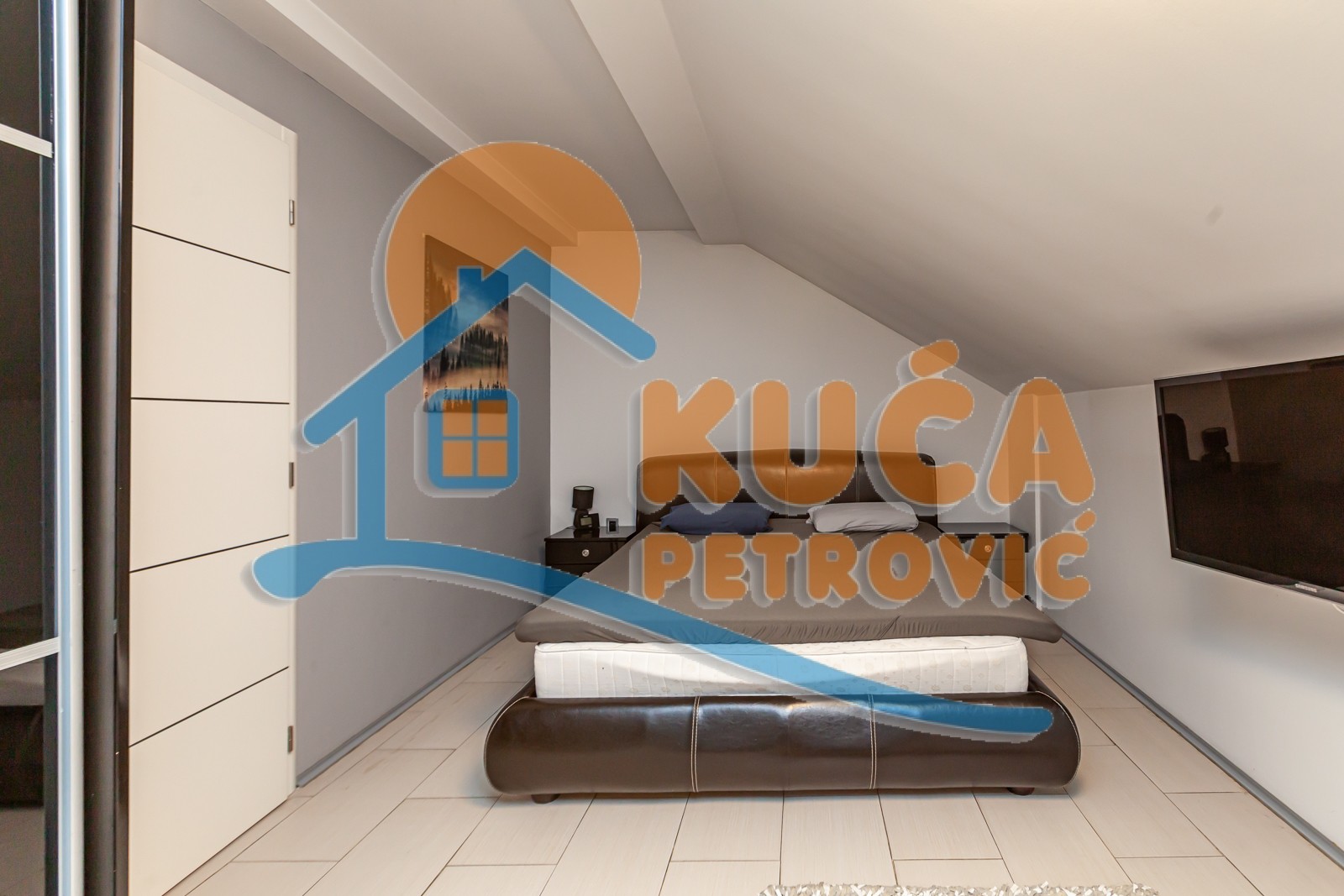 četvorosoban stan, 199 m2, Pantelej, Studenička ID: p-012882 18