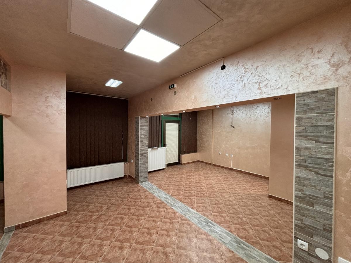 Izdaju se dva lokala spojena u jednom u centru Jagodine 3