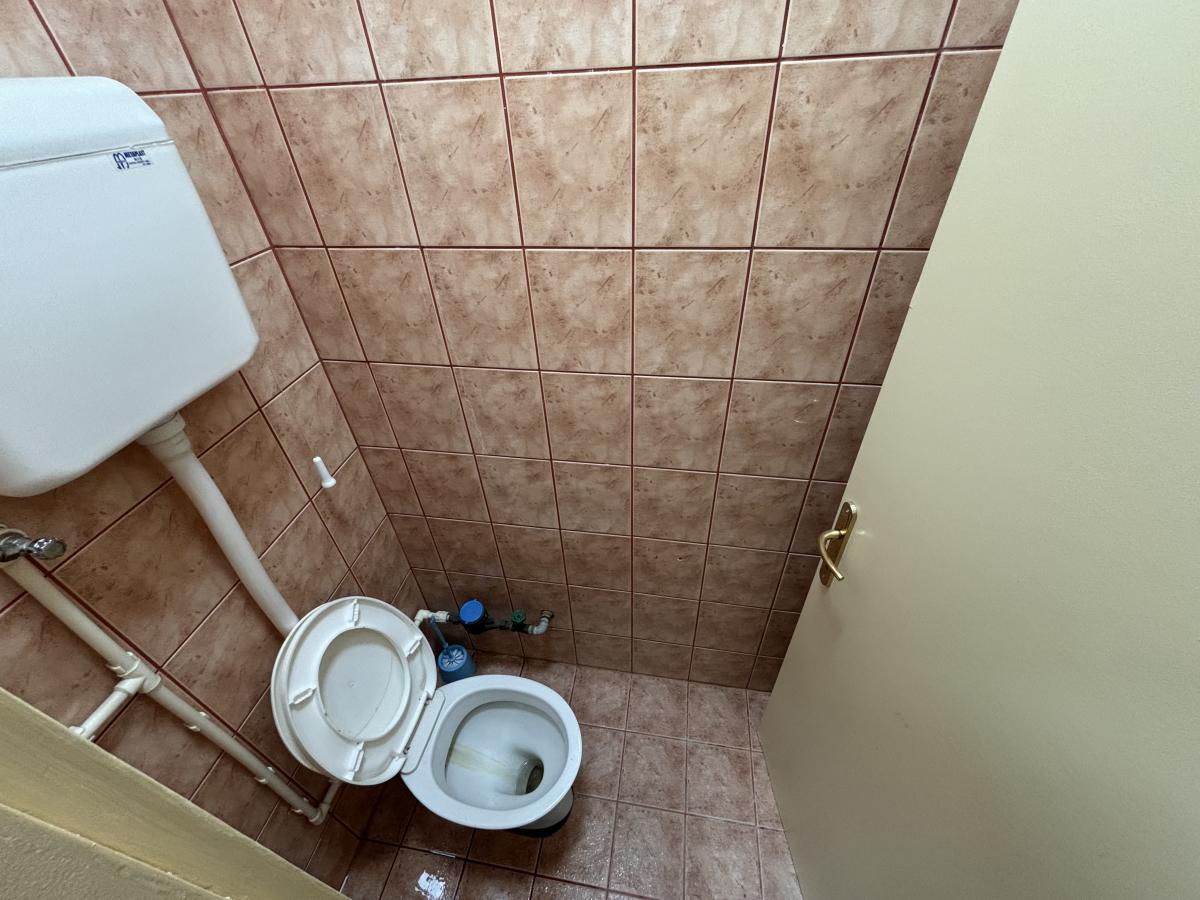 Izdaju se dva lokala spojena u jednom u centru Jagodine 9