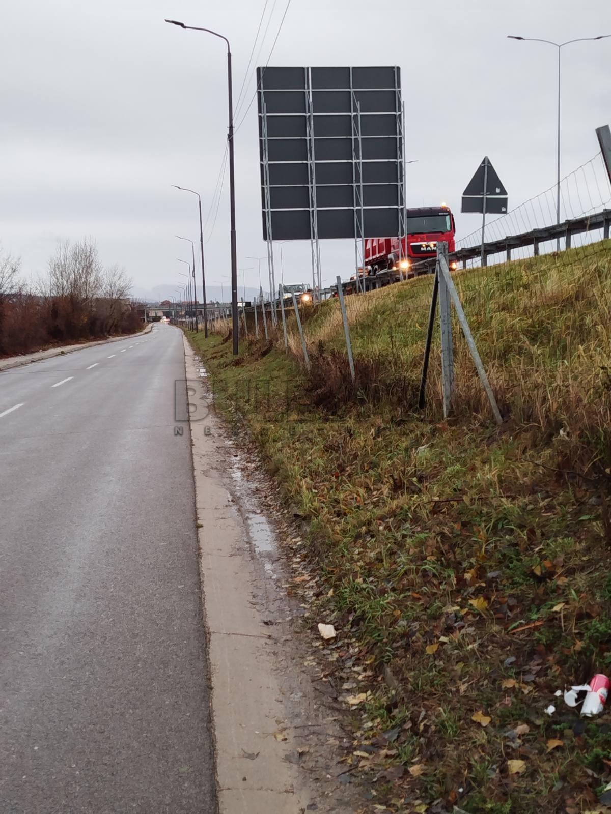 Plac, Donji Komren, Bulevar Nikole Tesle ID: p-012889 2