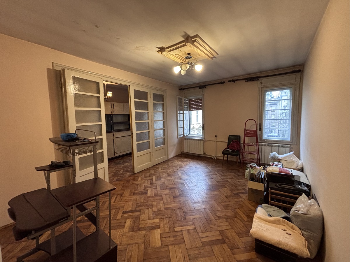 Simina  2 5 salonski stan  77m2  za renoviranje 1