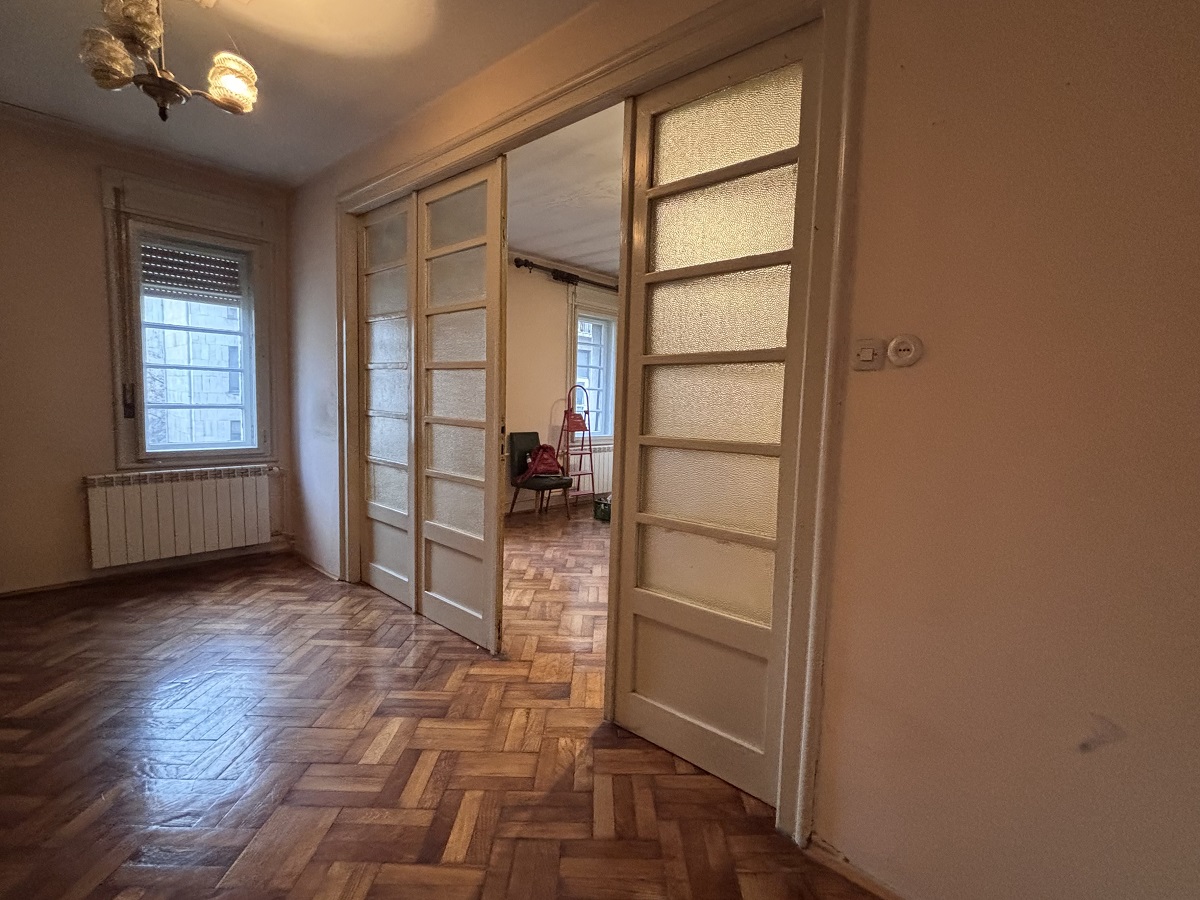 Simina  2 5 salonski stan  77m2  za renoviranje 5