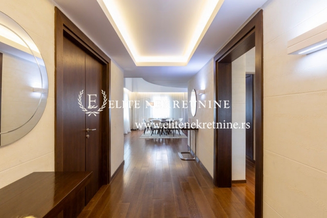 Izdavanje stanova Vračar Duplex   luksuzno namešten stan   garaža 6