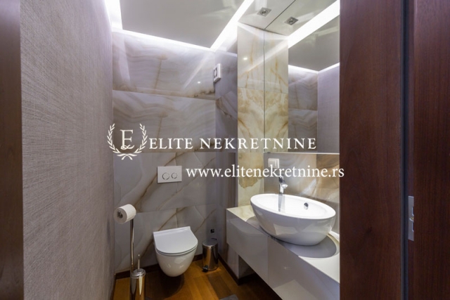 Izdavanje stanova Vračar Duplex   luksuzno namešten stan   garaža 12