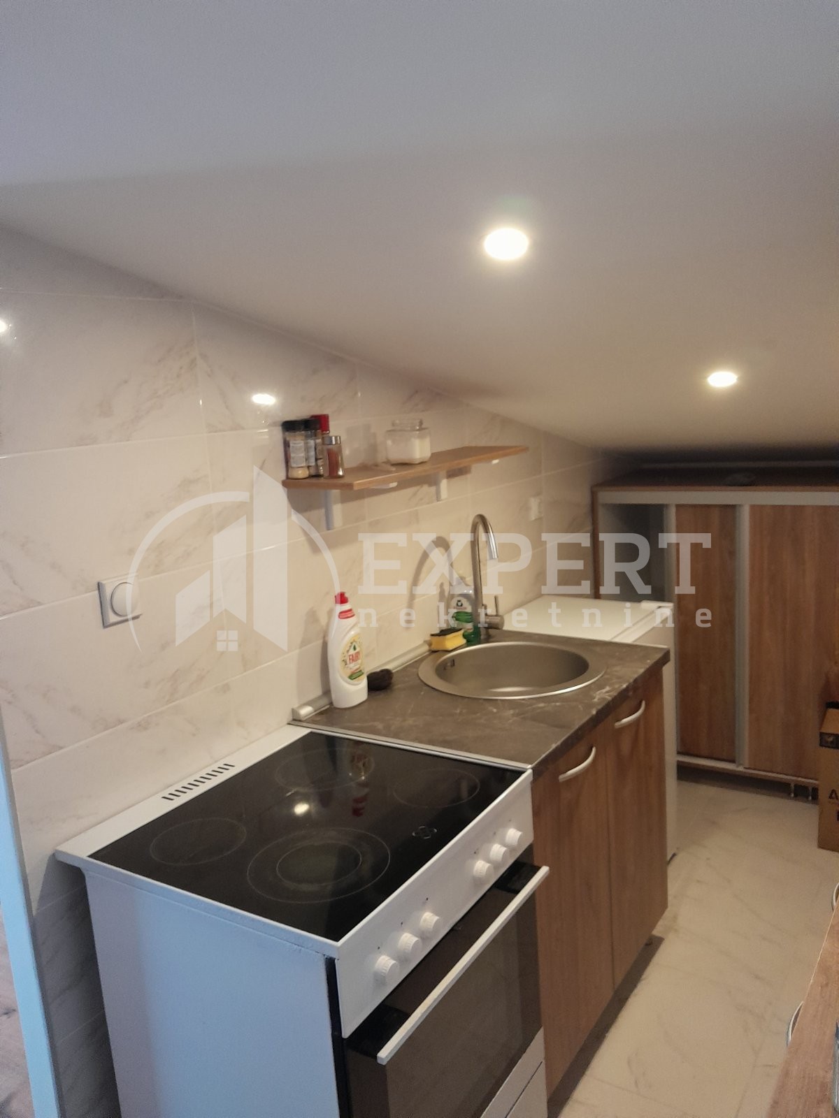 Jednosoban stan, 45 m2, Medijana, Sretena Stefanovića ID: i-010506 3