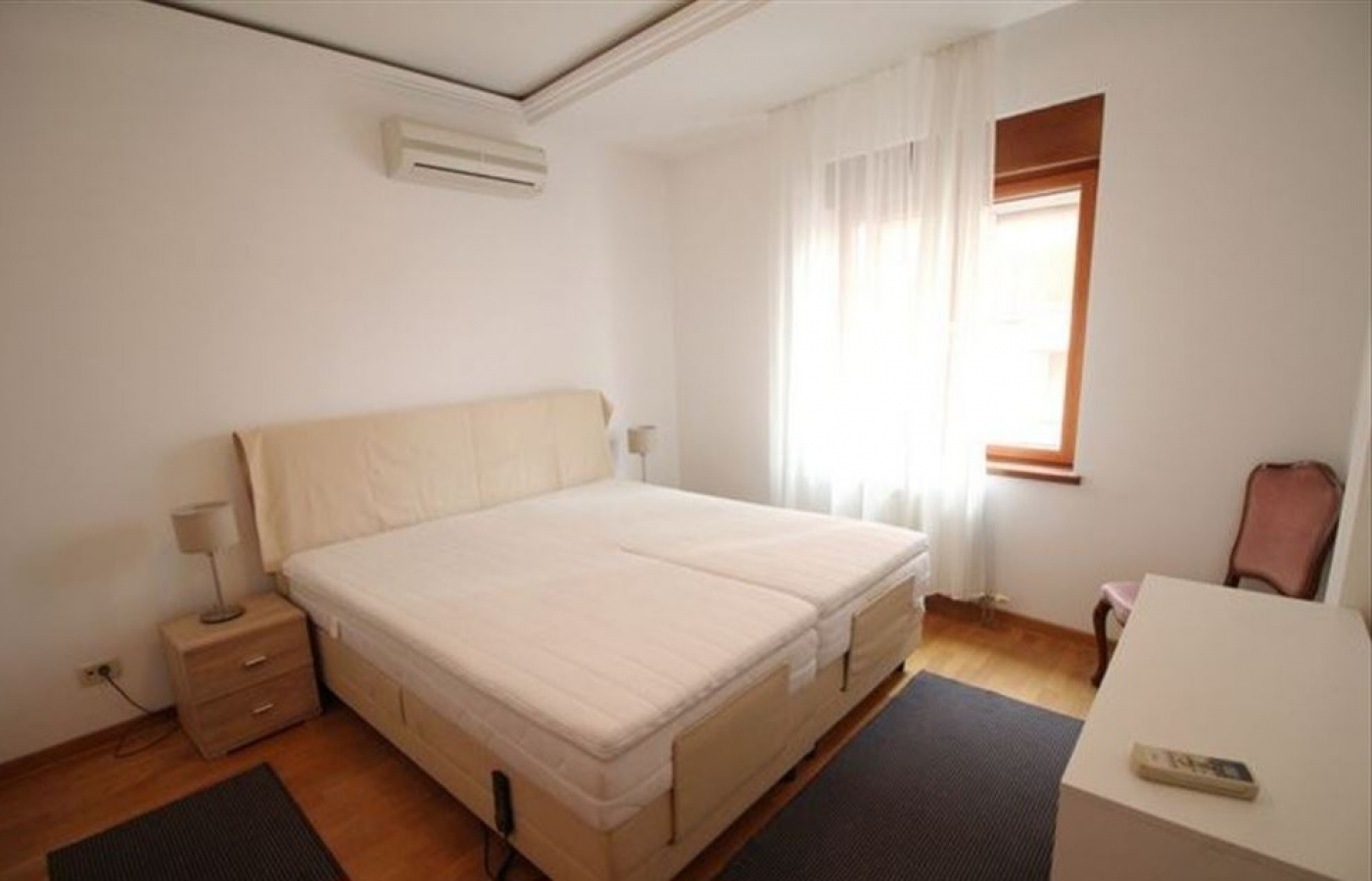 Izdavanje Petosoban stan sa dvoristem kod Hrama  novogradnja 5