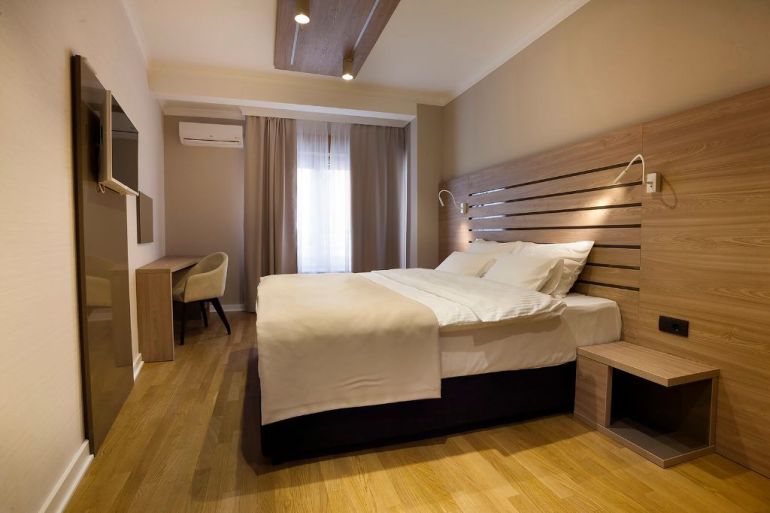 Izdavanje Trosoban lux stan  novogradnja 5