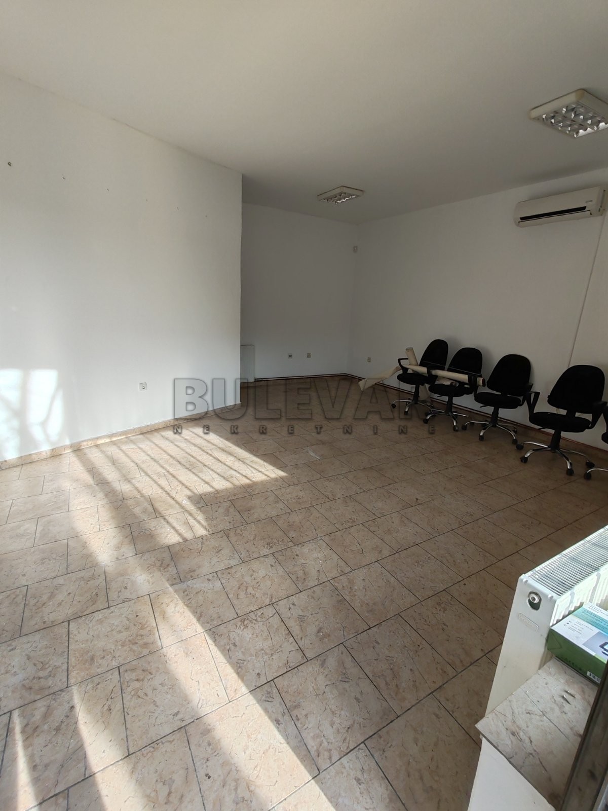 Lokal, 46 m2, Šantićeva ID: i-012940 2