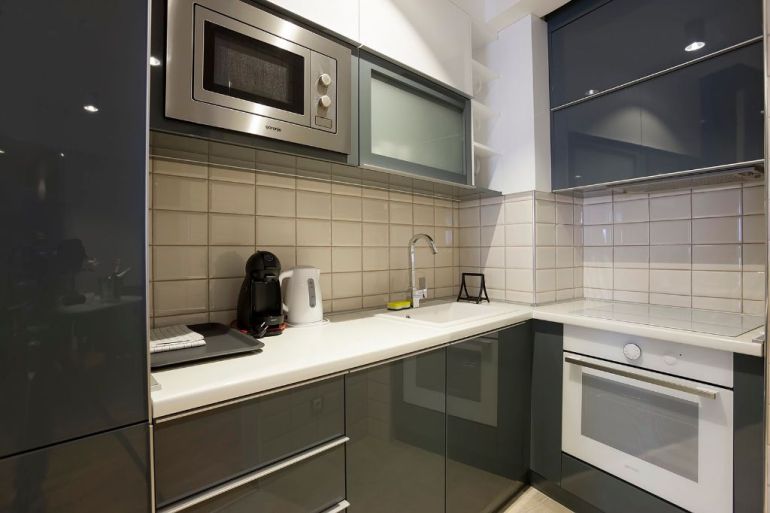 Izdavanje Trosoban lux stan  novogradnja 3