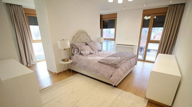 Četvorosoban stan za izdavanje na Vracaru 5