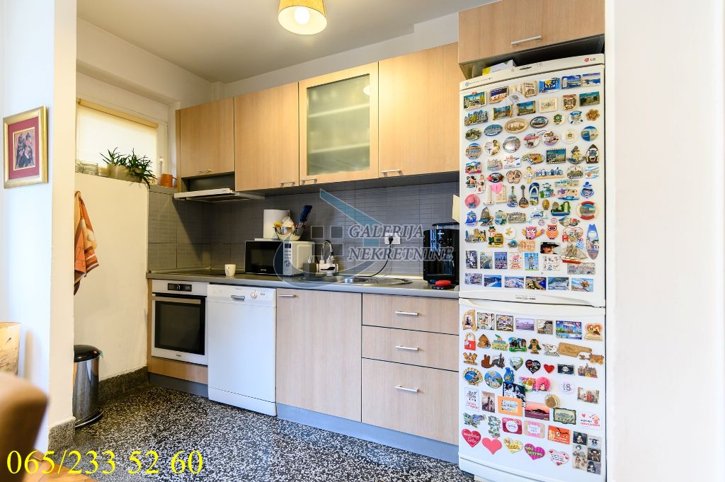 Zvezdara  Slavujev venac   Koste Taušanovića 61m2 3