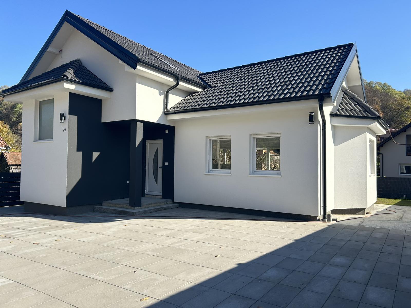 Novoizgradjena kuca u Starim Ledincima 2